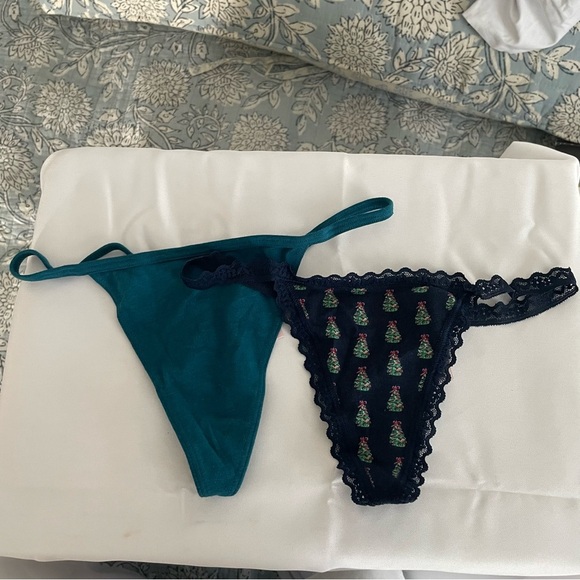 2 Victorias Secret VS NWT G V String Panty Teal Navy Blue Christmas Underwear S - Picture 1 of 11
